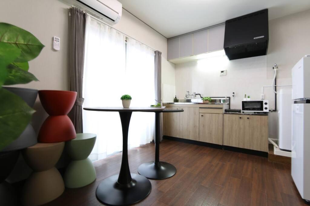 Apartment Kuromon403,徒歩すぐ黒門市場,難波,道頓堀近く *